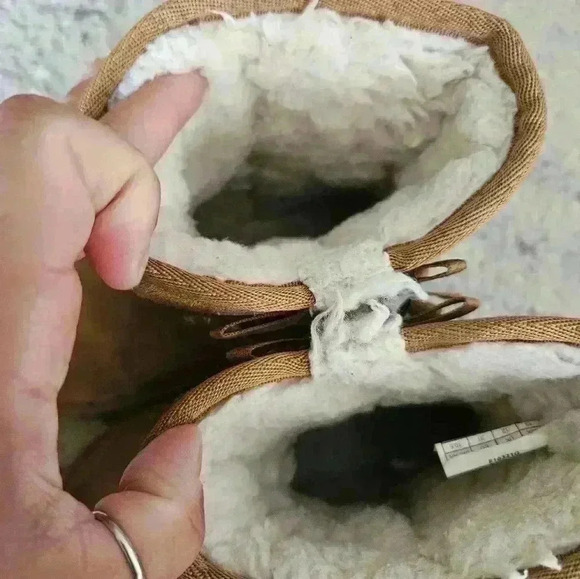 Koolaburra By Ugg Child Victoria Short Boots in Chestnut 13 - Picture 10 of 14